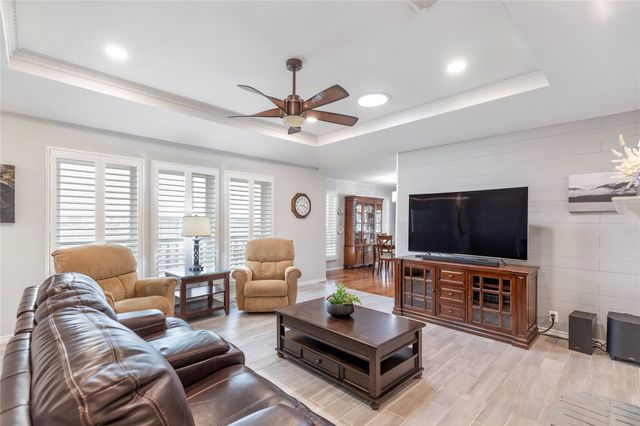 417 Sunnybrook Court, Bedford, TX 76021