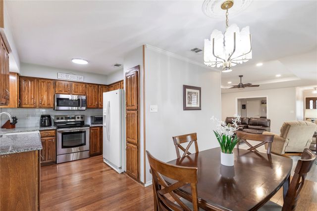 417 Sunnybrook Court, Bedford, TX 76021