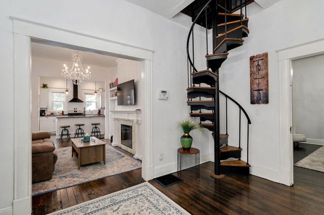 630 S Market Avenue, Springfield, MO 65806