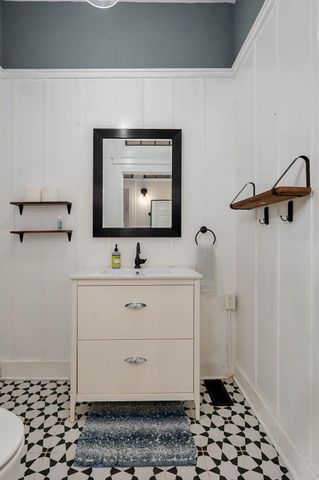 630 S Market Avenue, Springfield, MO 65806