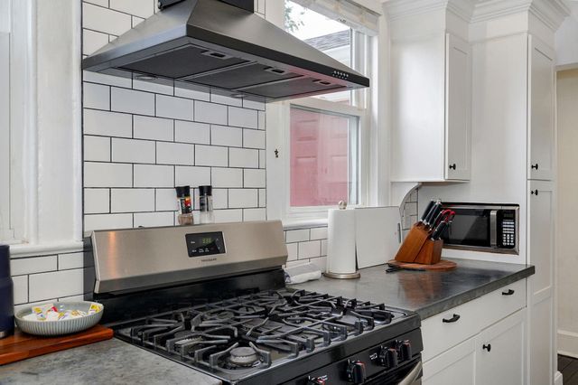 630 S Market Avenue, Springfield, MO 65806