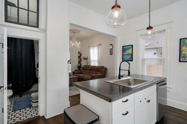 630 S Market Avenue, Springfield, MO 65806