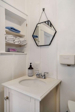 630 S Market Avenue, Springfield, MO 65806