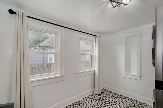 630 S Market Avenue, Springfield, MO 65806