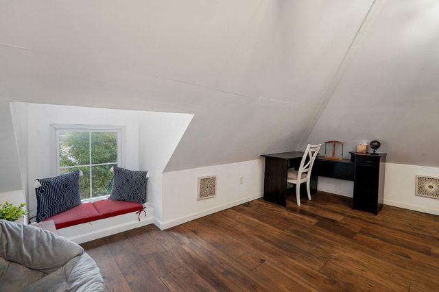 630 S Market Avenue, Springfield, MO 65806