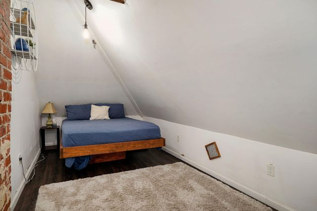 630 S Market Avenue, Springfield, MO 65806