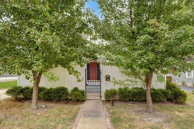 630 S Market Avenue, Springfield, MO 65806