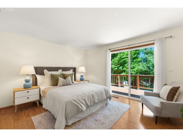 1935 HILLHOUSE Dr, West Linn, OR 97068