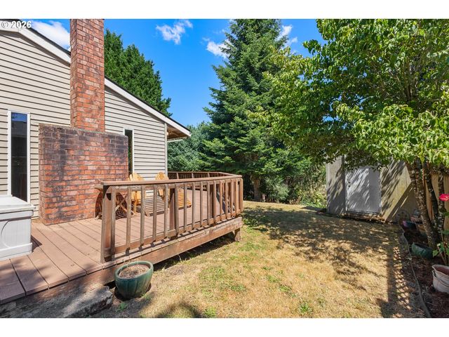 1935 HILLHOUSE Dr, West Linn, OR 97068