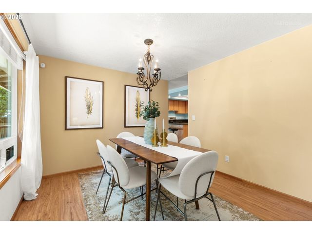 1935 HILLHOUSE Dr, West Linn, OR 97068