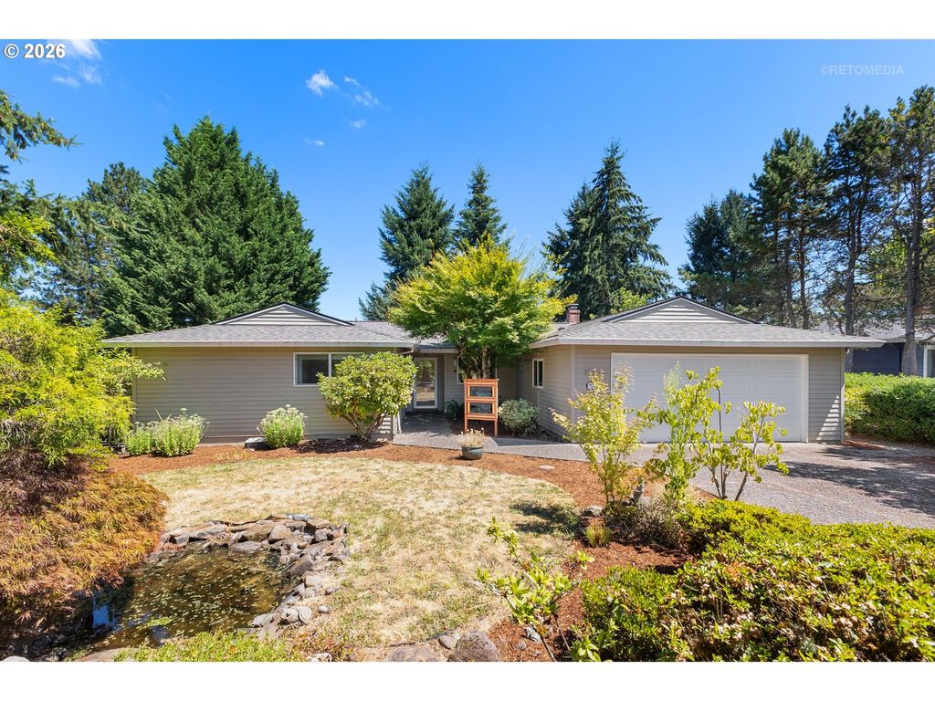 1935 HILLHOUSE Dr, West Linn, OR 97068