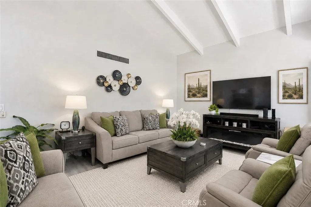 1833 S Araby 16, Palm Springs, CA 92264