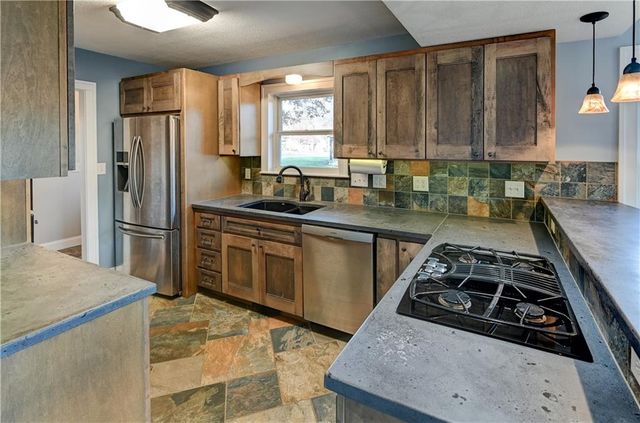 10401 E 70th Terrace, Raytown, MO 64133