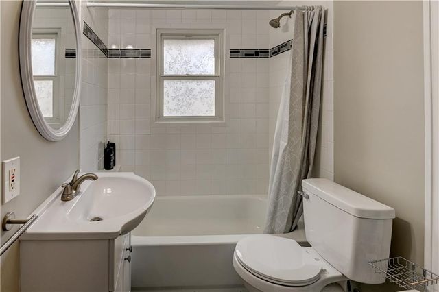 10401 E 70th Terrace, Raytown, MO 64133