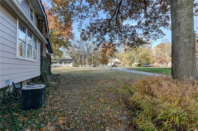 10401 E 70th Terrace, Raytown, MO 64133