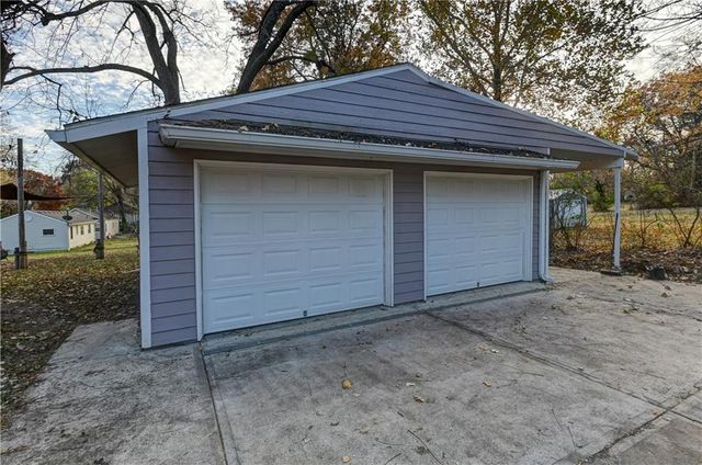 10401 E 70th Terrace, Raytown, MO 64133