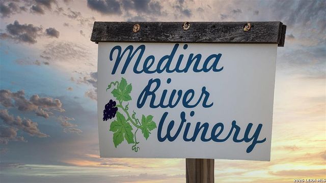 137 Cherrybark Oak, Castroville, TX 78009