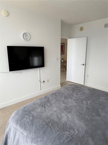 1750 N Bayshore Dr 5114, Miami, FL 33132