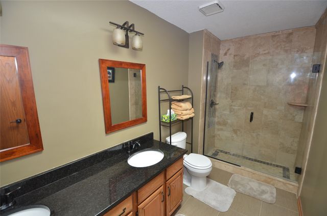 1964 Walnut Street, West Des Moines, IA 50265