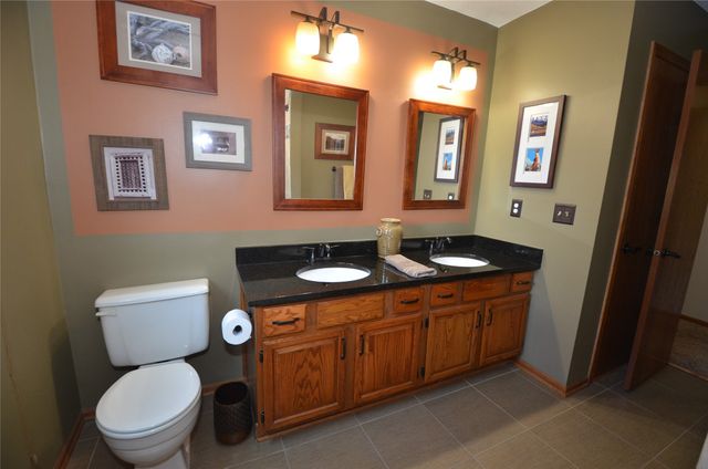 1964 Walnut Street, West Des Moines, IA 50265