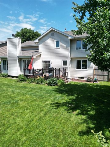 1964 Walnut Street, West Des Moines, IA 50265