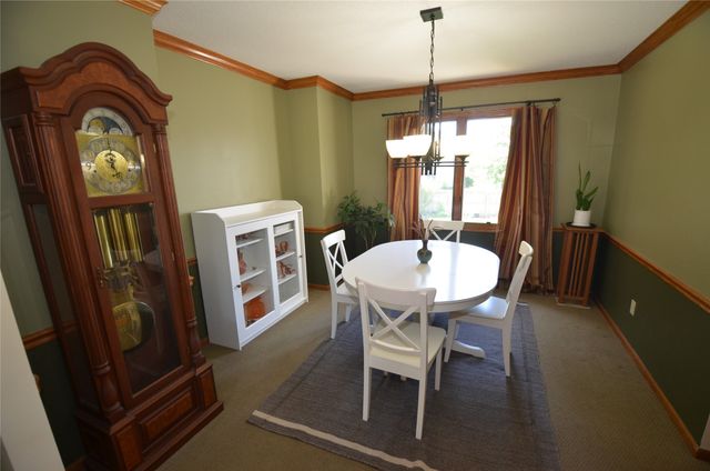 1964 Walnut Street, West Des Moines, IA 50265