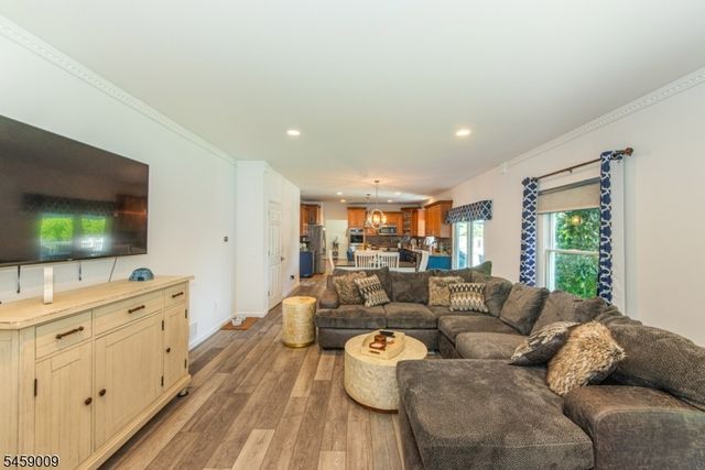 198 Boulevard, Pequannock Twp., NJ 07444