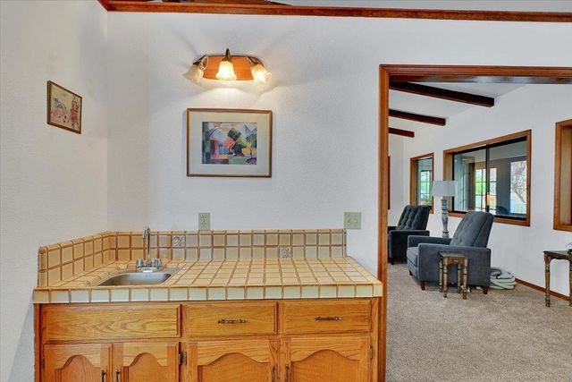 18370 Jayhawk Dr, Penn Valley, CA 95946