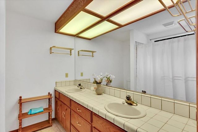 18370 Jayhawk Dr, Penn Valley, CA 95946