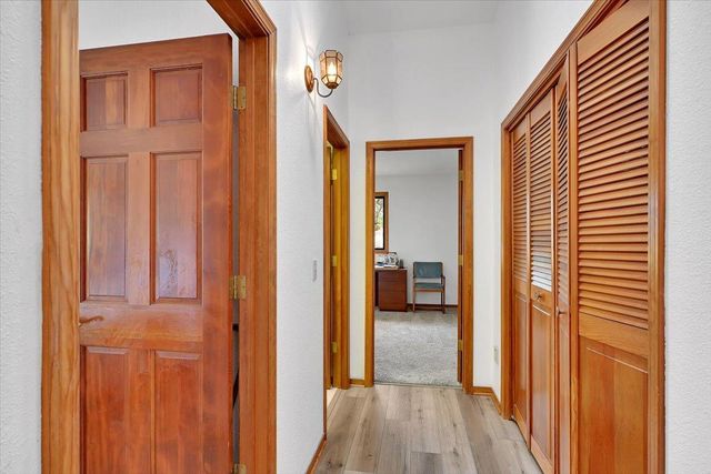 18370 Jayhawk Dr, Penn Valley, CA 95946