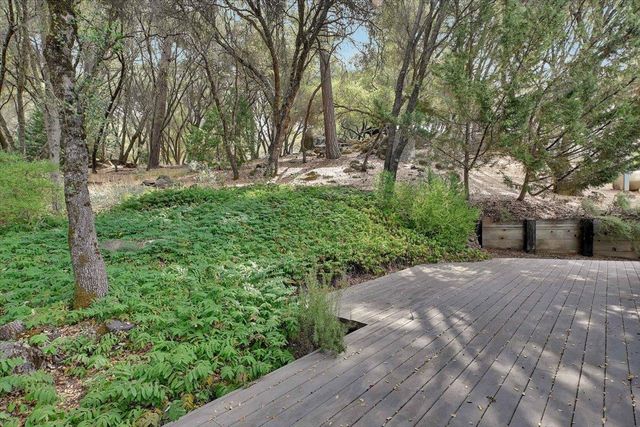 18370 Jayhawk Dr, Penn Valley, CA 95946