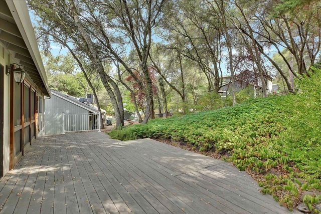 18370 Jayhawk Dr, Penn Valley, CA 95946