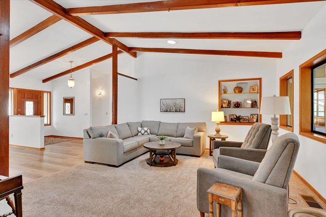 18370 Jayhawk Dr, Penn Valley, CA 95946