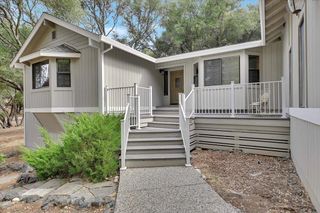 18370 Jayhawk Dr, Penn Valley, CA 95946
