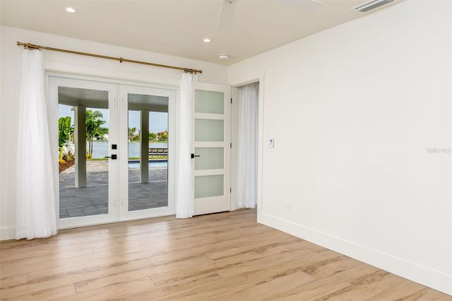 10350 PARADISE BOULEVARD, Treasure Island, FL 33706