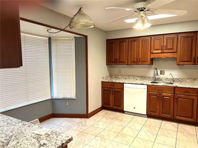 493 Cannongate Dr, Monroeville, PA 15146