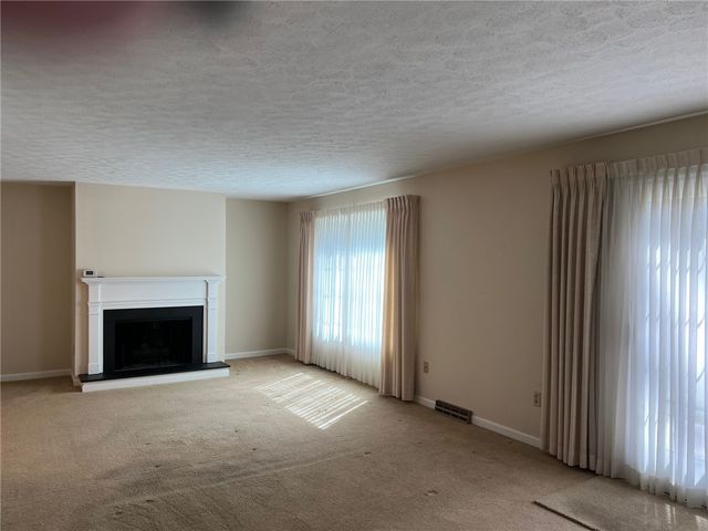 493 Cannongate Dr, Monroeville, PA 15146