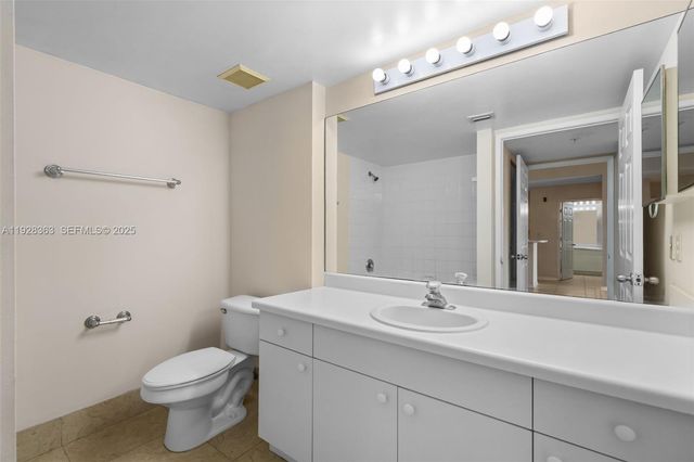 2600 S University Dr 326, Davie, FL 33328