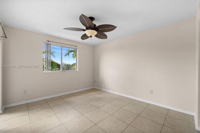 2600 S University Dr 326, Davie, FL 33328