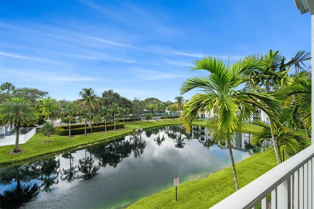 2600 S University Dr 326, Davie, FL 33328