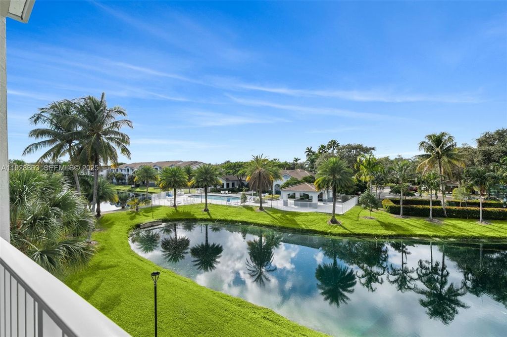 2600 S University Dr 326, Davie, FL 33328