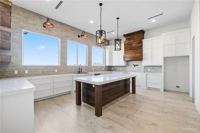 21592 Breedlove Street, Harlingen, TX 78550