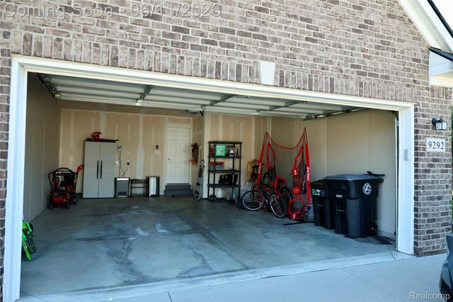 9292 Liberty Court, Livonia, MI 48150