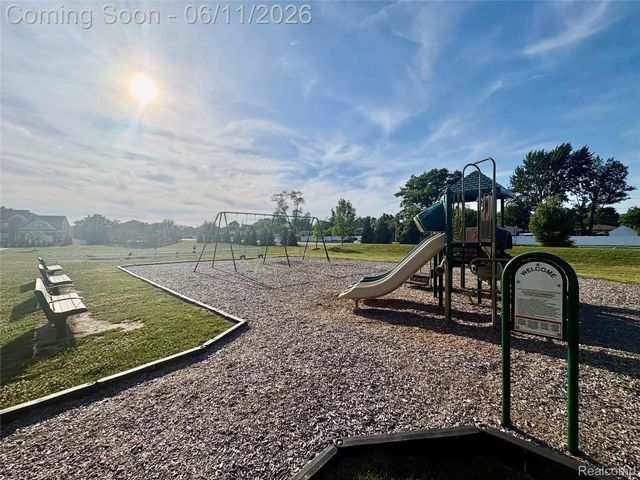 9292 Liberty Court, Livonia, MI 48150