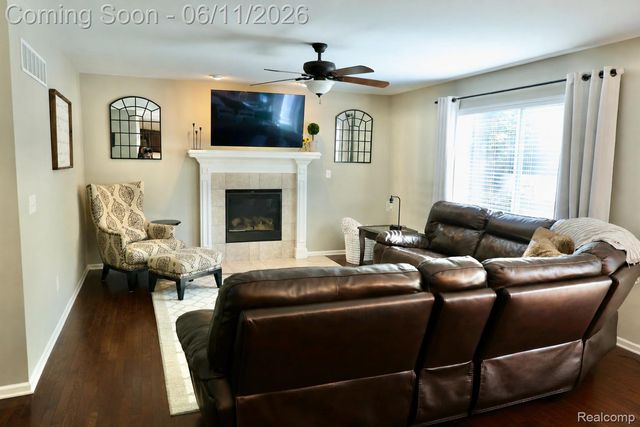9292 Liberty Court, Livonia, MI 48150