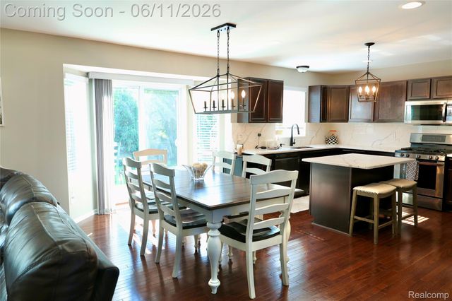 9292 Liberty Court, Livonia, MI 48150