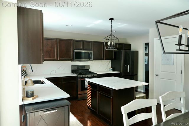 9292 Liberty Court, Livonia, MI 48150