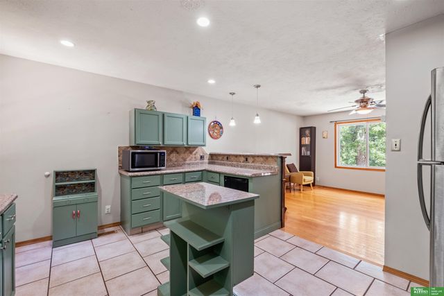 2520 S 8th Street, Omaha, NE 68108