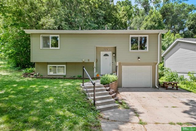 2520 S 8th Street, Omaha, NE 68108