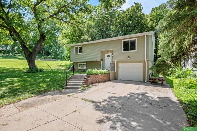 2520 S 8th Street, Omaha, NE 68108